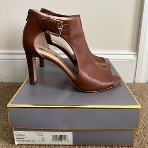 Louise et Cie Olivia Cutout Peep Toe Bootie – Yam/Yam – Size 9.5M
